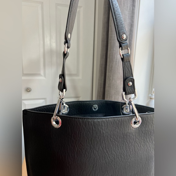 CALVIN KLEIN - purse color black leather with silver hardware. - Picture 5 of 15
